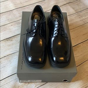 Men’s Kenneth Cole Merge dress shoes black